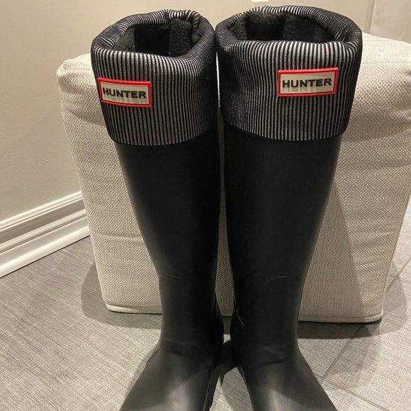 Hunter Black Women's Winter & Rain Boots - Picture 7 of 8